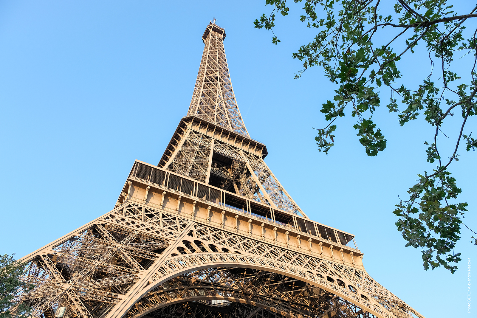 Cuanto cuesta subir torre eiffel